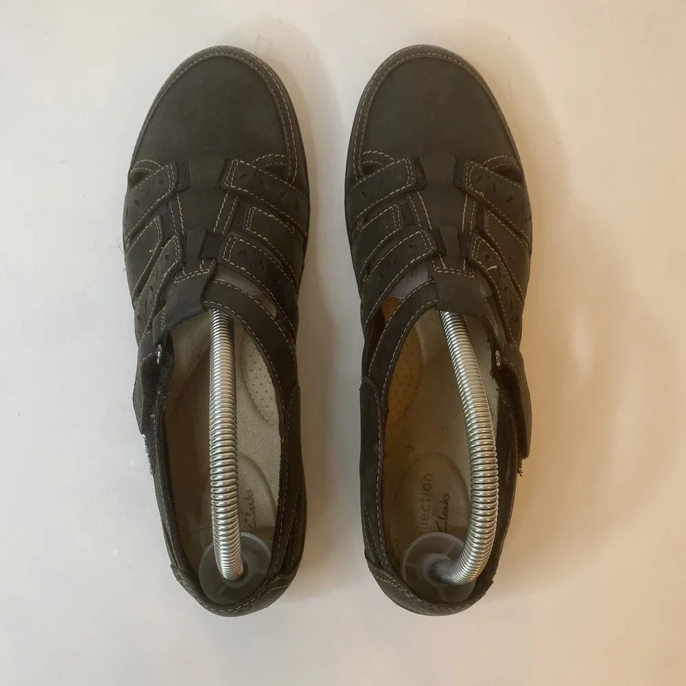 Collection by Clarks Mary Jane Flats Women's Size 9M. Brown Leather Womans Flats